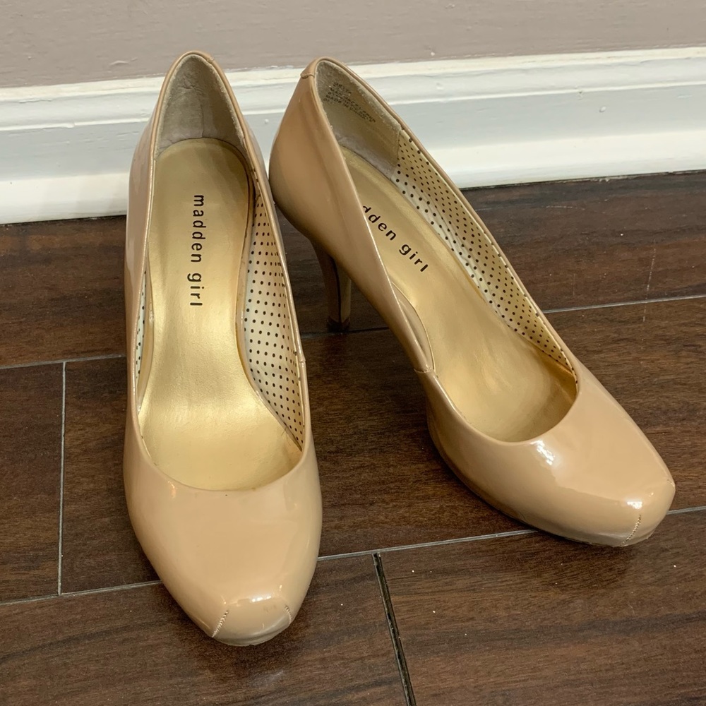 Nude Pump